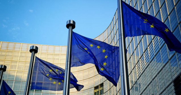 Producatorii auto trebuie sa reduca emisiile de CO2 cu 30% pana in 2030: autoritatile europene pregatesc si stimulente pentru vanzarea masinilor electrice