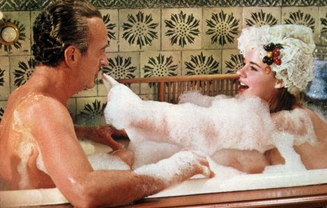 O fosta Bond Girl s-a sinucis la varsta de 65 de ani