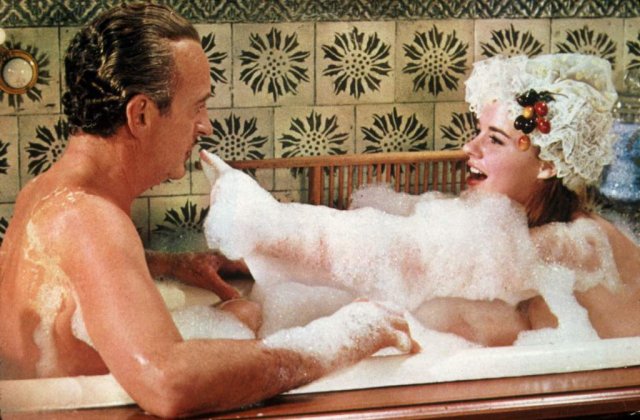 O fosta Bond Girl s-a sinucis la varsta de 65 de ani