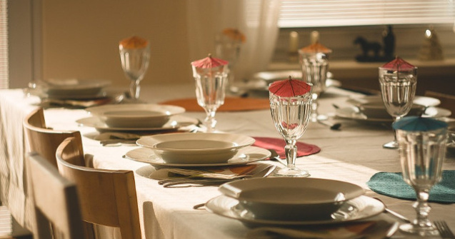 Studiu: Mesele in familie la romani- cum arata in prezent si in ce directie se indreapta