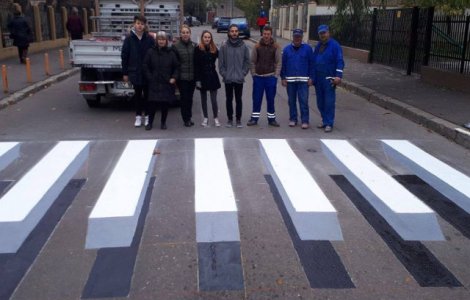 Buzau: Trecere de pietoni 3D realizata de elevii de la Liceul de Arta