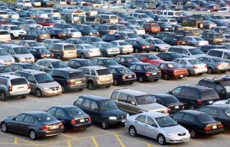 Samsarii scapa de plata contributiilor sociale: vanzarea mai multor masini pe an nu va mai fi impozitata