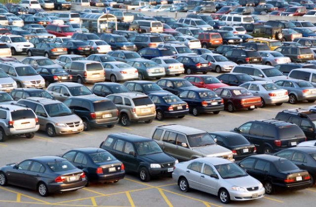 Samsarii scapa de plata contributiilor sociale: vanzarea mai multor masini pe an nu va mai fi impozitata