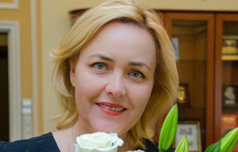 Carmen Dan, gafa gramaticala: "Vreti sa va dau eu, acum, nume si pronume si toate cele?"