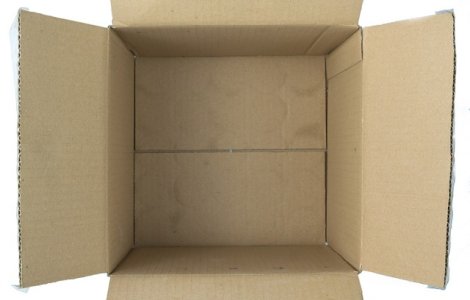 Vrancea: Un barbat a comandat cinci geci de pe un site si a primit in loc o veioza si doua cutii goale