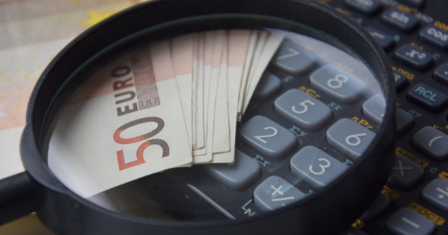 Euro a atins un nou nivel record, peste 4,65 lei