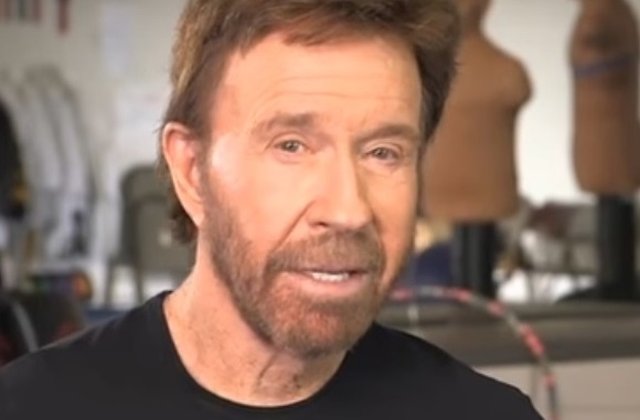 Chuck Norris renunta la cariera pentru a se dedica sotiei care ar fi fost "otravita"
