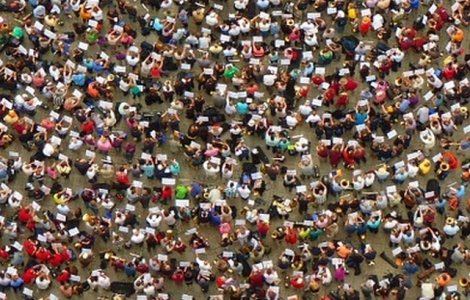  Foto  Barcelona: Aproximativ 750.000 de persoane au participat la manifestatia pentru eliberarea liderilor separatisti