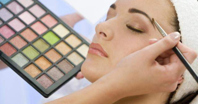 Atentie: Produse cosmetice cancerigene in magazine