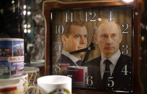 "Bataie prezidentiala" intre Medvedev si Putin?