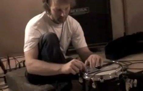  Video  O trupa rock din Rusia canta la iPhone si tablete iPad