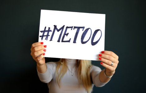 Sute de persoane au participat la un mars organizat la Hollywood in sprijinul victimelor hartuirii si agresiunii sexuale