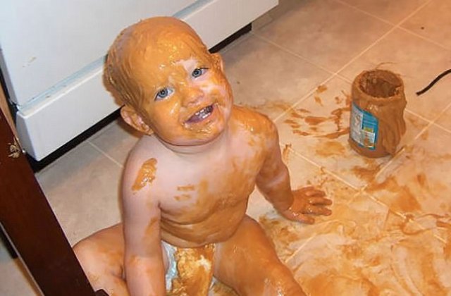 Nu iti scapa copilul din ochi. 10+ dezastre provocate de pusti lasati nesupravegheati