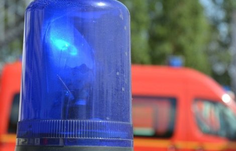  Video  O femeie a fost transportata la dializa intr-o ambulanta care mergea cu usile deschise