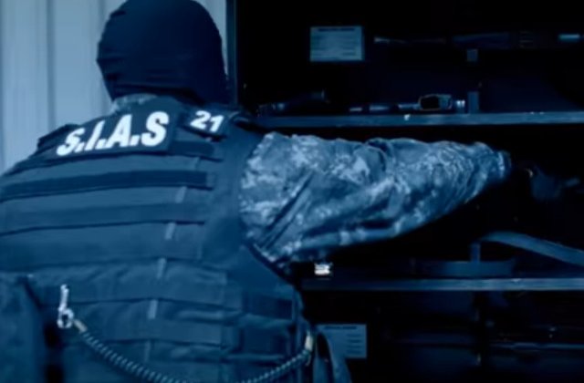 Doi brazilieni care au inghitit doua kilograme de cocaina, prinsi pe aeroportul Otopeni