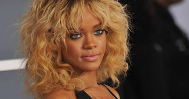  Top  15+ transformari spectaculoase ale Rihannei de-a lungul carierei