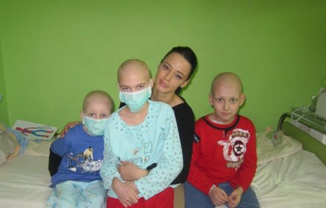 Andreea Raicu sustine Asociatia "Salveaza vieti"