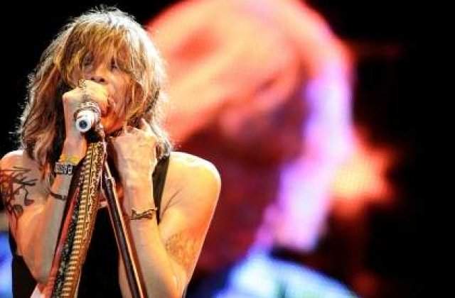 Povesti de dezmat, sex si droguri cu Steven Tyler