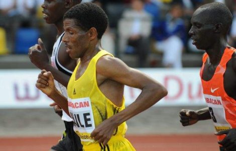 Gebrselassie va picta "Sarutul" lui Klimt la maratonul de la Viena