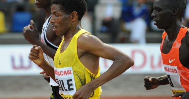 Gebrselassie va picta "Sarutul" lui Klimt la maratonul de la Viena