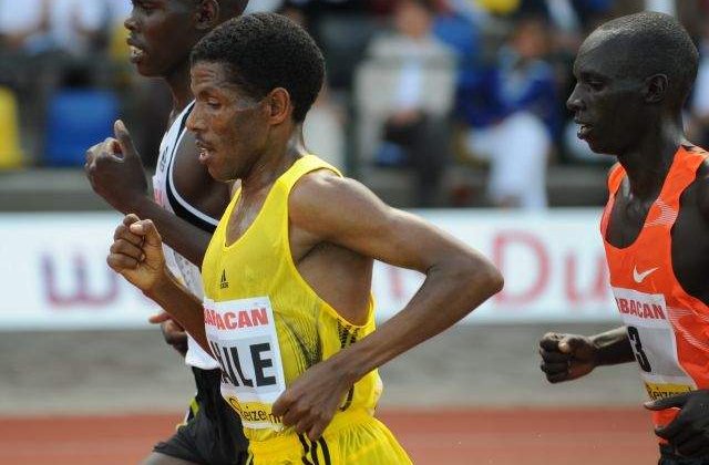 Gebrselassie va picta "Sarutul" lui Klimt la maratonul de la Viena