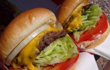 Taxa pe fast food, amanata