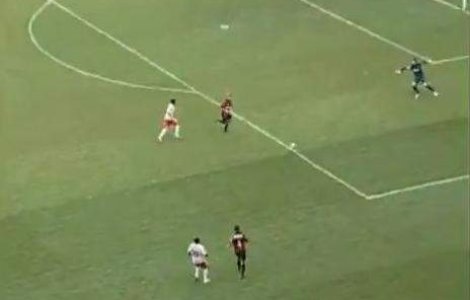  Video  Banel si-a gasit rivalul : Autogolul anului in Brazilia