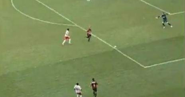  Video  Banel si-a gasit rivalul : Autogolul anului in Brazilia