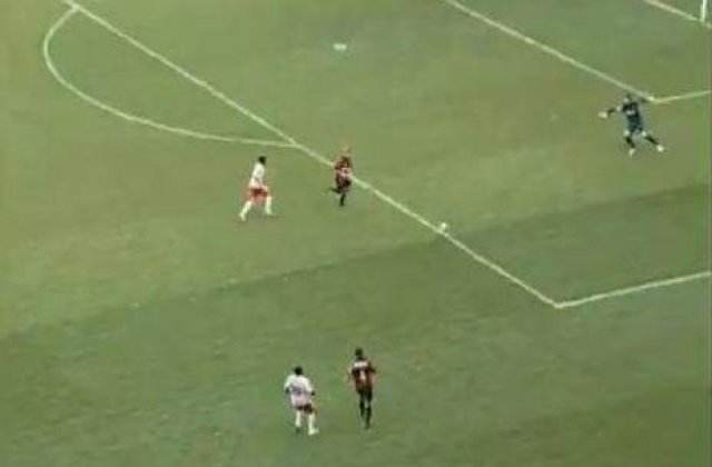 [VIDEO] Banel si-a gasit rivalul : Autogolul anului in Brazilia