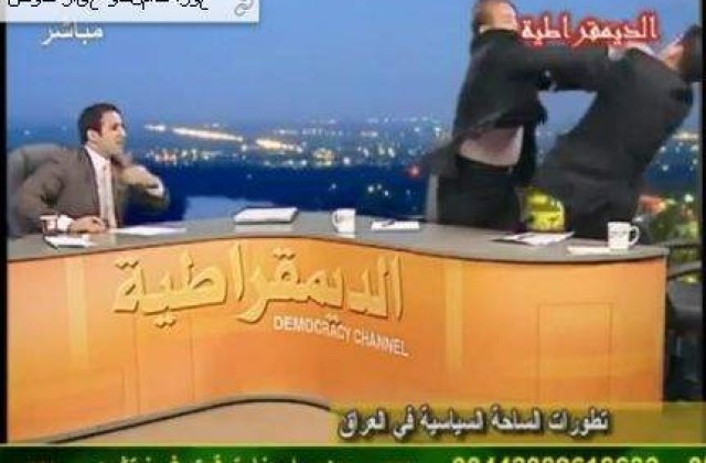 [VIDEO] Vestul Salbatic s-a mutat in Irak: Bataie live intre 2 politicieni