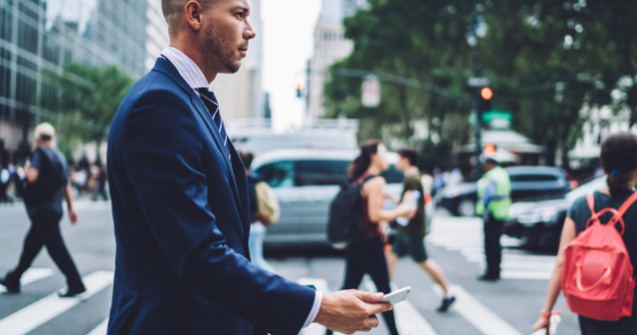 10 accesorii istete care nu trebuie sa lipseasca din viata unui barbat activ