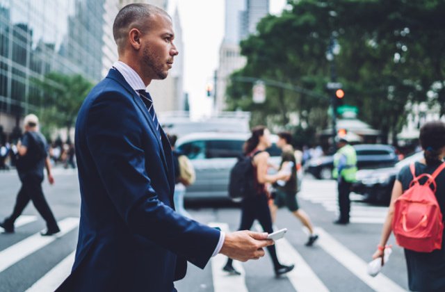 10 accesorii istete care nu trebuie sa lipseasca din viata unui barbat activ