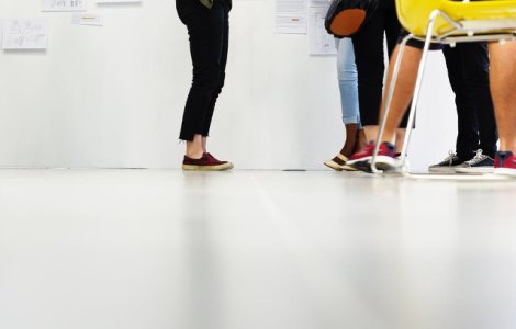 Incident intr-un liceu din Alexandria: Un elev a fost agresat de tatal unui coleg