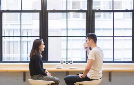  Top  10 lucruri pe care sa NU le spui la prima intalnire