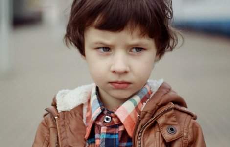 Un baietel de 5 ani a ajuns la spital dupa ce a fost batut cu cureaua de tatal sau, timp de doua ore