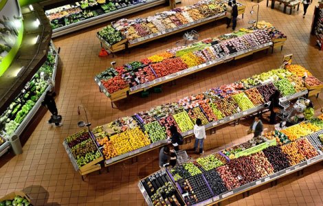 Studiu: Bonurile de masa, beneficii extrasalariale preferate de angajatori si de angajati