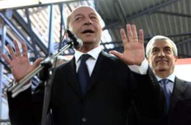 Basescu: 'De maine, va asigur, voi merge cu o masina Dacia si voi cumpara doar produse romanesti'