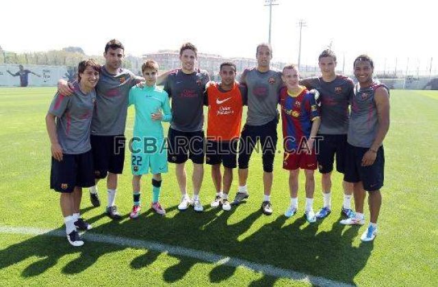 [VIDEO] Onoare nemeritata? Justin Bieber joaca fotbal cu FC Barcelona