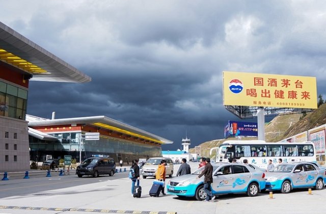 Un chinez a mancat gratis un an de zile, folosindu-se de un bilet de avion