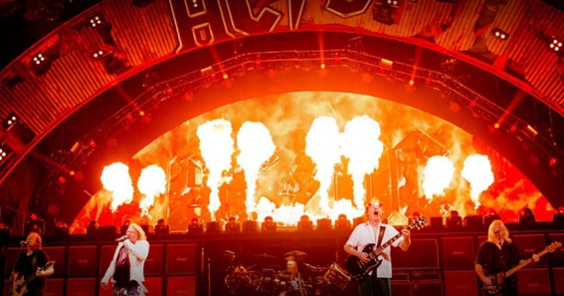 Un membru al formatiei AC/DC a murit la varsta de 64 de ani
