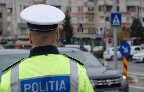 Arges: Doi politisti, raniti intr-un accident provocat de un sofer fara permis pe care l-au urmarit in trafic