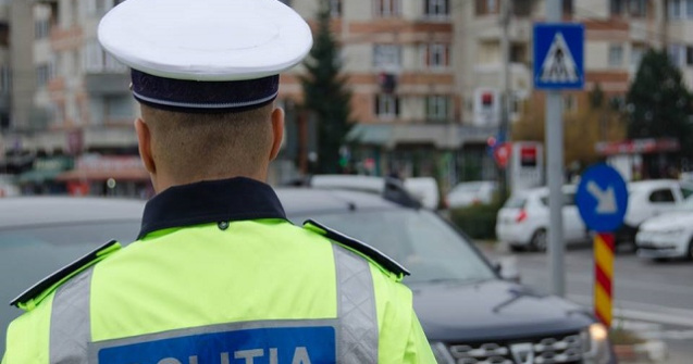 Arges: Doi politisti, raniti intr-un accident provocat de un sofer fara permis pe care l-au urmarit in trafic