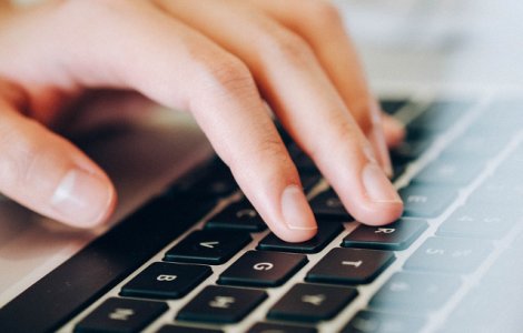 Politia britanica a descoperit un pedofil care incerca sa convinga un tata sa-si abuzeze fiica de 4 luni