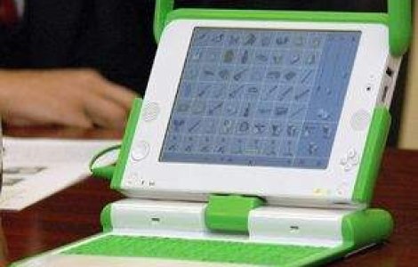 VIDEO: Laptopul 'de 100 de dolari' ajunge si in Romania