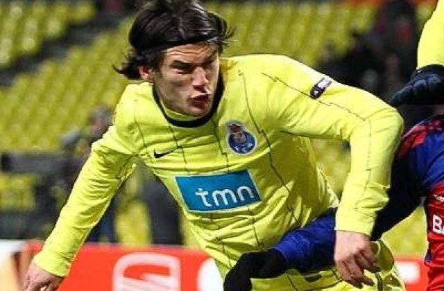 Sapunaru a vrut sa bata arbitrul si stewarzii!