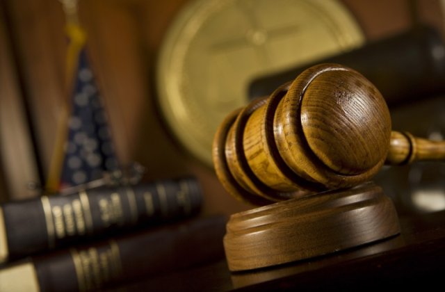 PNL, PMP si reprezentantul Parchetului General au parasit sedinta unde se dezbat legile Justitiei, acuzand o "miselie politica" si o "badaranie parlamentara"