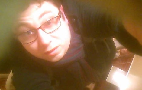 Un barbat este cautat de politie pentru ca a instalat o camera ascunsa in toaleta unei cafenele