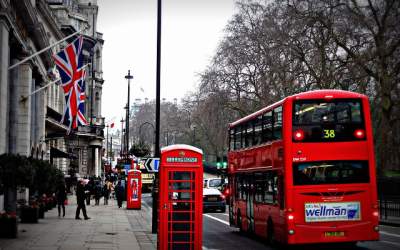 Guvernul britanic a redus...