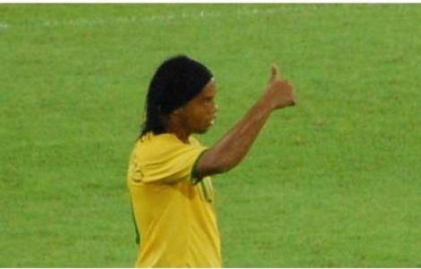  Video  Ronaldinho, huiduit de proprii fani