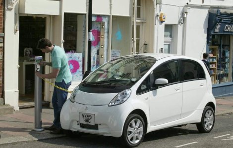 Cat costa o masina electrica in America si cat costa in Europa